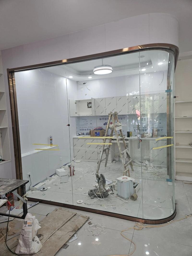 萍乡市夹胶玻璃异形展柜玻璃 - 方案